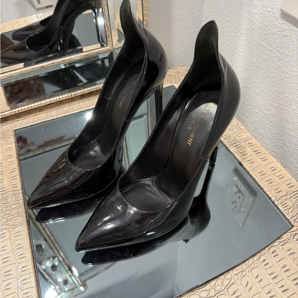 Yves Saint Laurent Glossy Black Heels